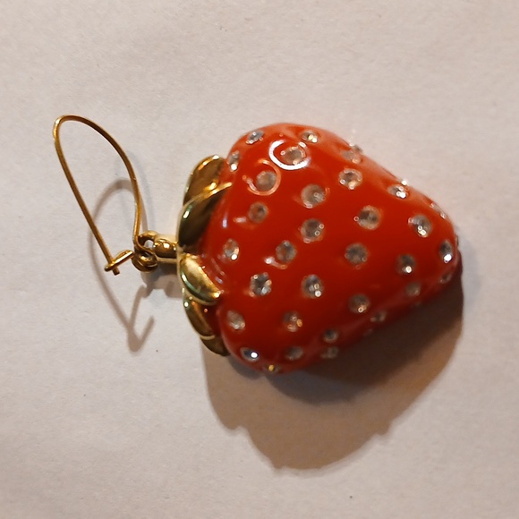 Louis Vuitton Strawberry and Heart shape earrings - Picture 3 of 6